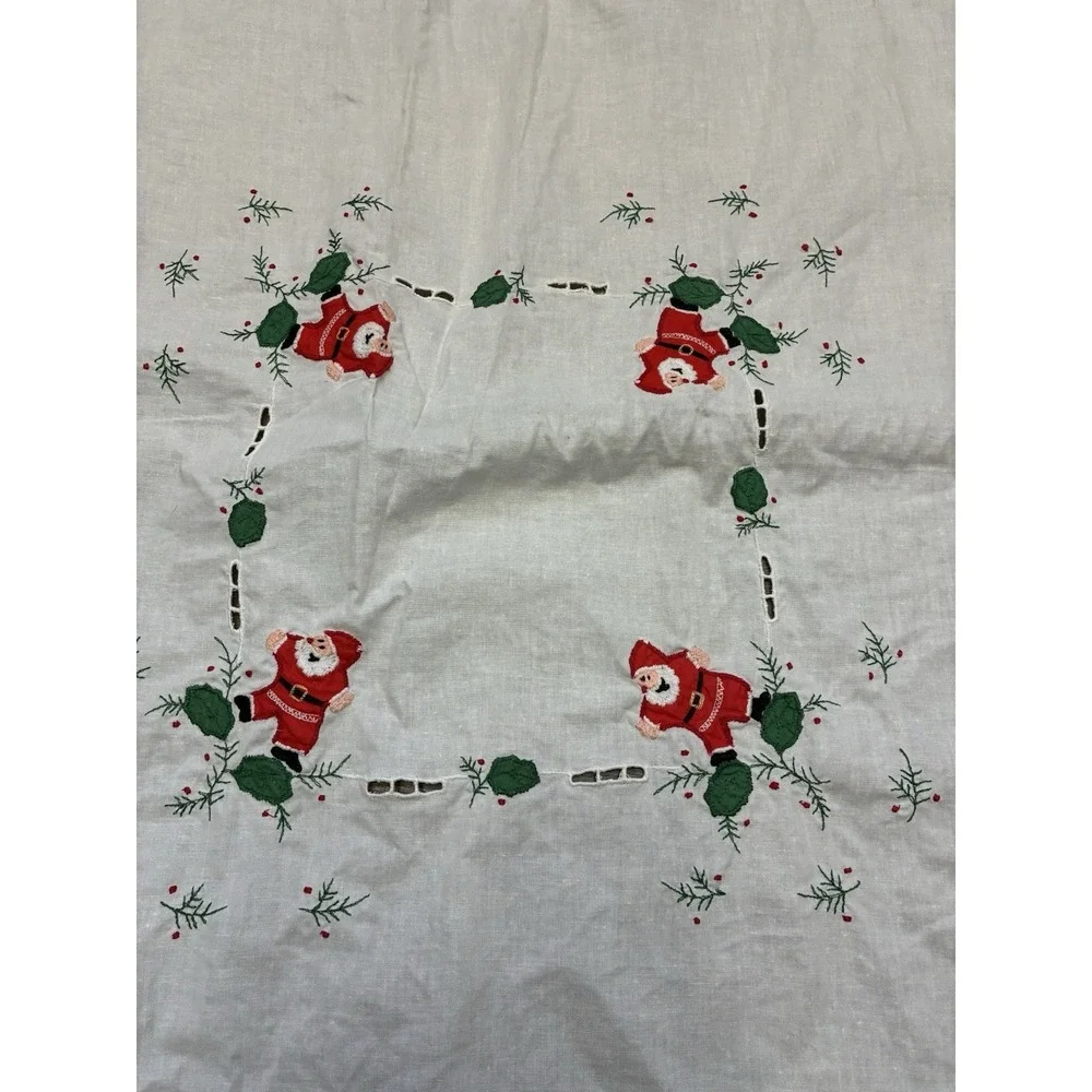 Vintage Tablecloth White‎ Christmas Santa Mistletoe Embroidered 39